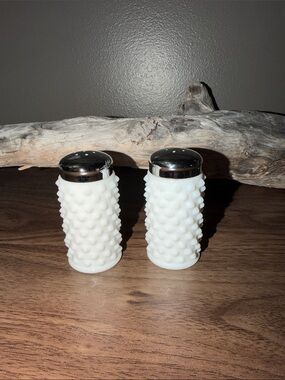 Vintage Fenton Milk Glass Knob Nail Salt and Pepper Shaker Set